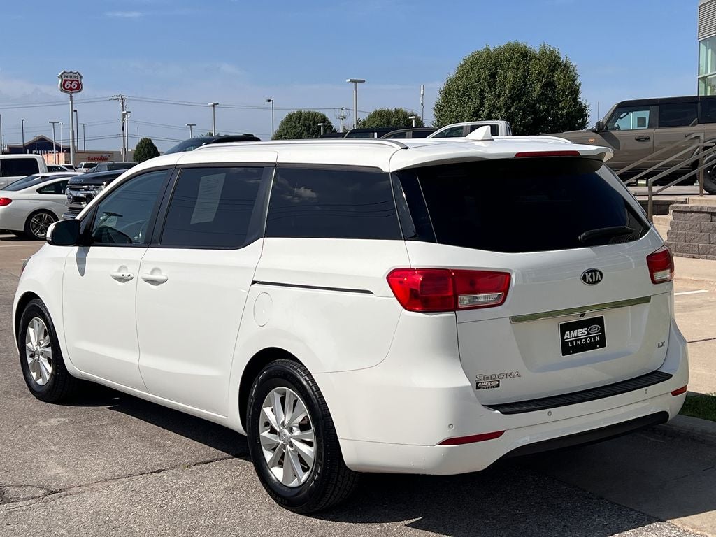2017 Kia Sedona LX