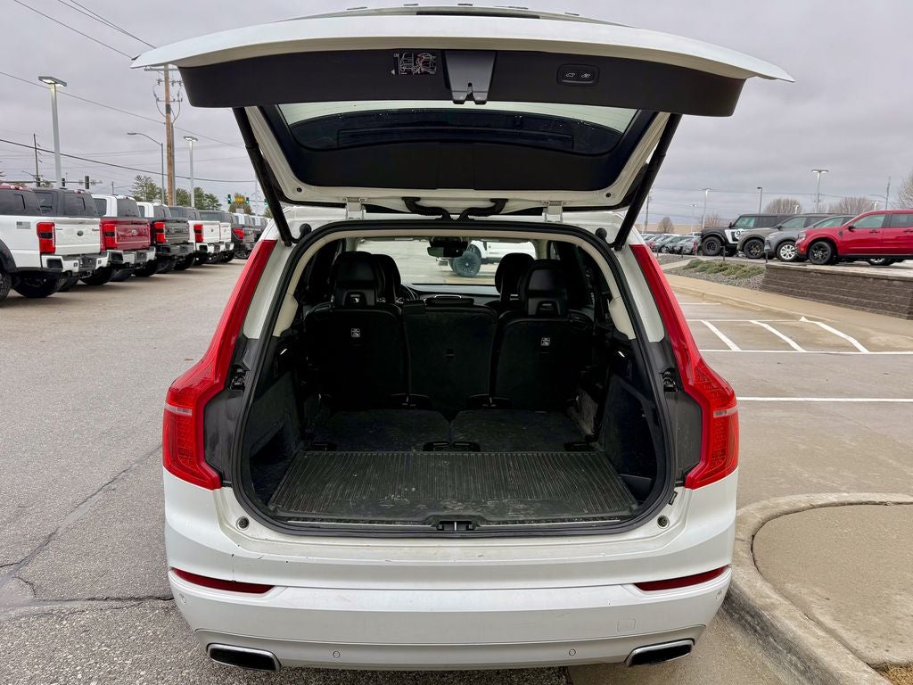 2021 Volvo XC90 T5 Momentum