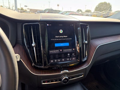 2024 Volvo XC60 B5 Ultimate Dark Theme