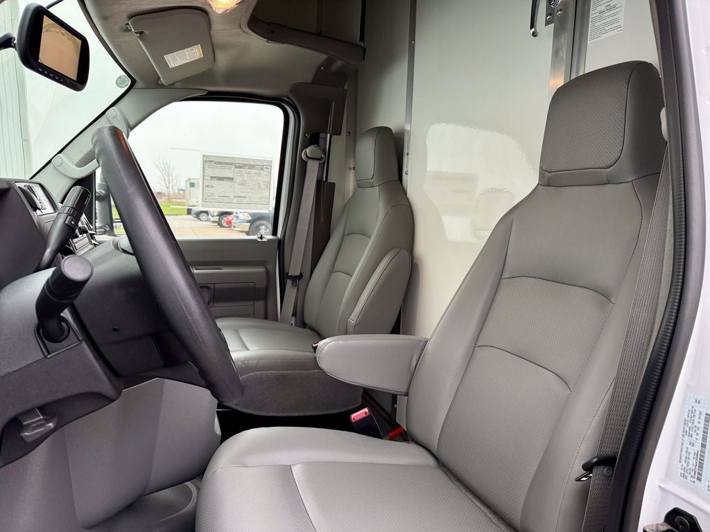 2025 Ford E-350SD Base Cutaway