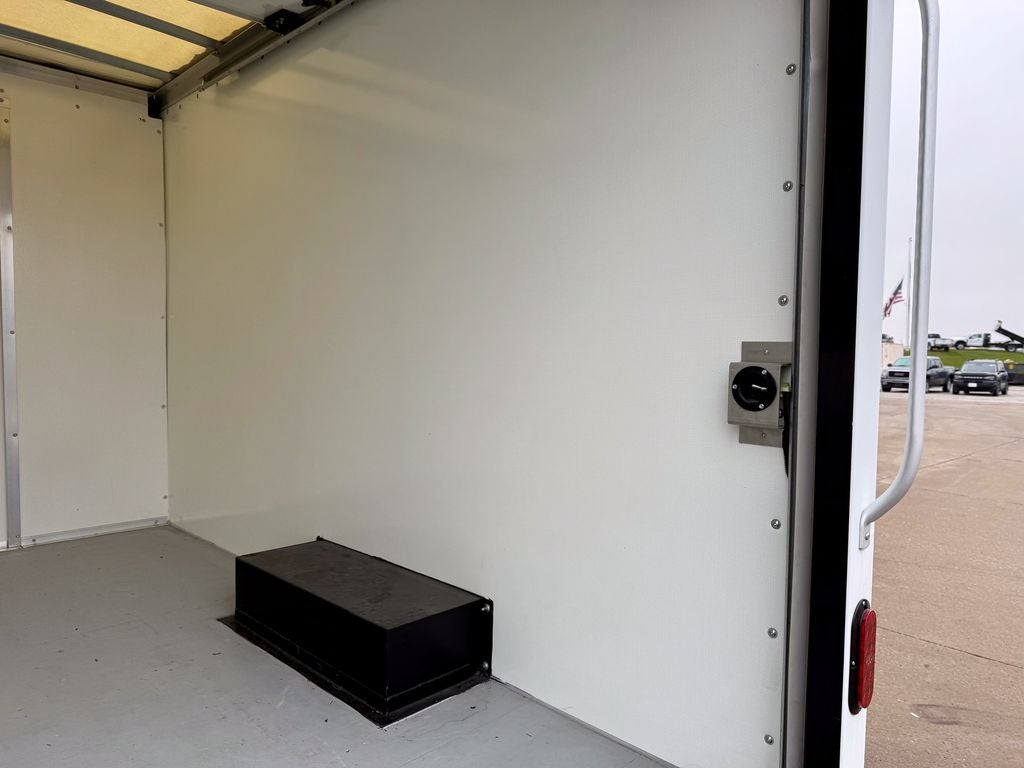 2025 Ford E-350SD Base Cutaway