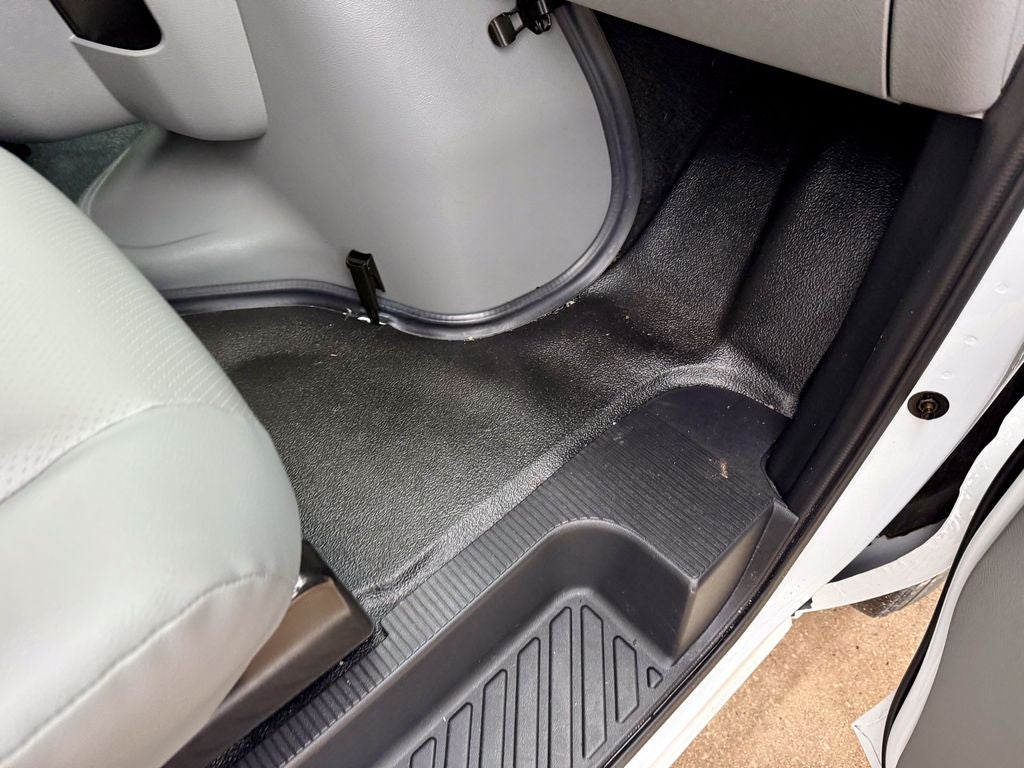 2025 Ford E-350SD Base Cutaway