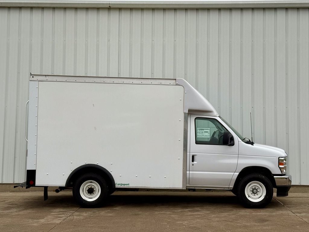 2025 Ford E-350SD Base Cutaway