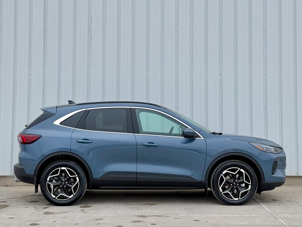 2026 Ford Escape Platinum