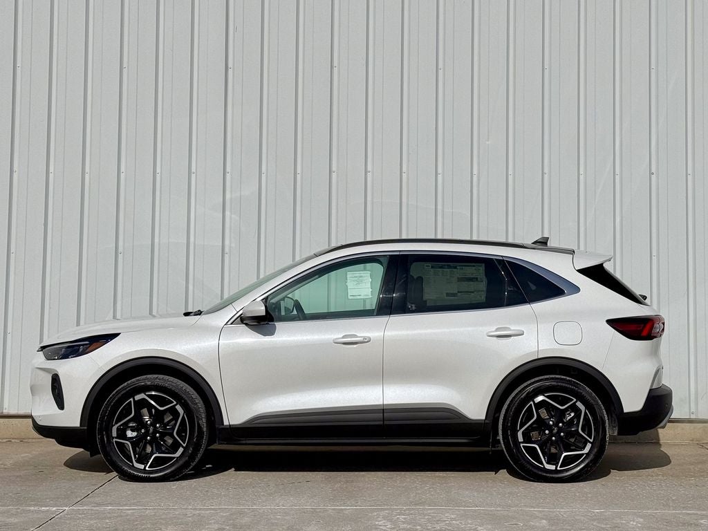 2026 Ford Escape Hybrid Platinum
