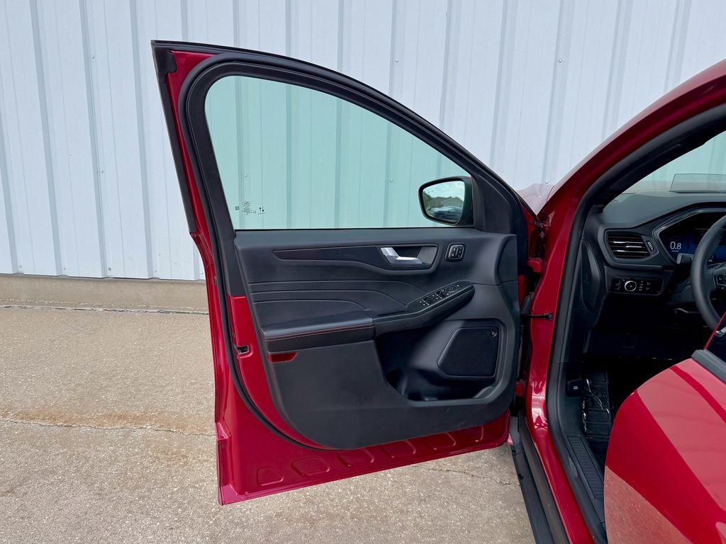 2025 Ford Escape ST-Line Elite