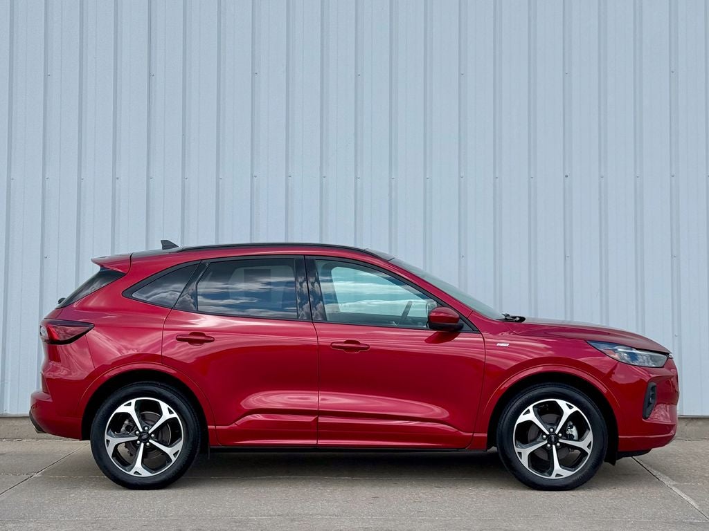 2025 Ford Escape ST-Line Elite