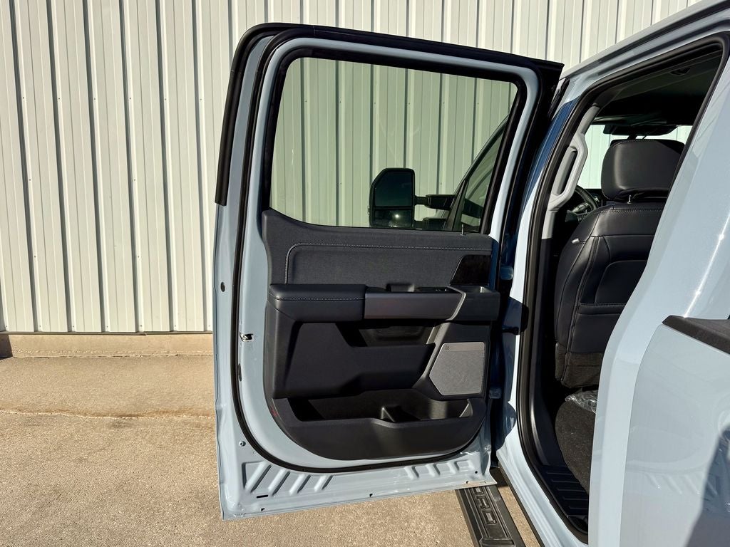 2025 Ford F-350SD Lariat