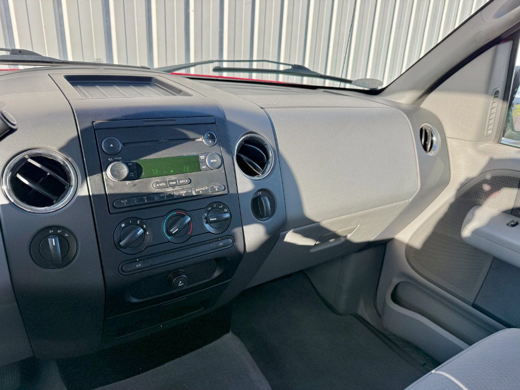 2004 Ford F-150 XLT