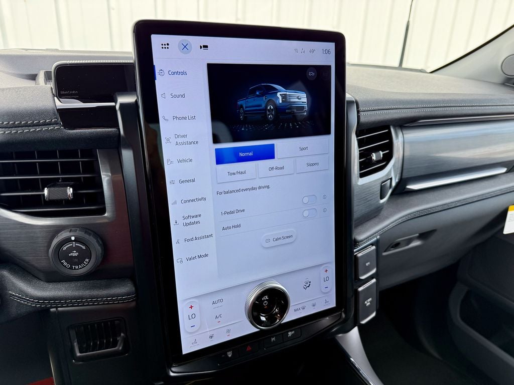 2025 Ford F-150 Lightning Flash