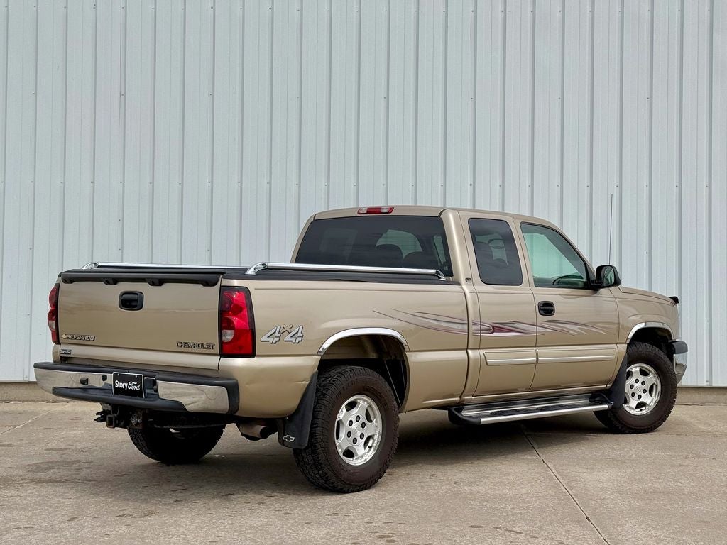 2004 Chevrolet Silverado 1500 LS