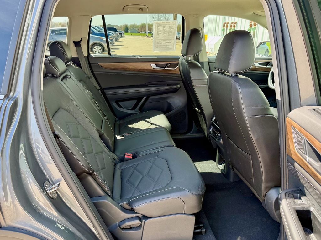 2025 Volkswagen Atlas 2.0T SE w/Technology