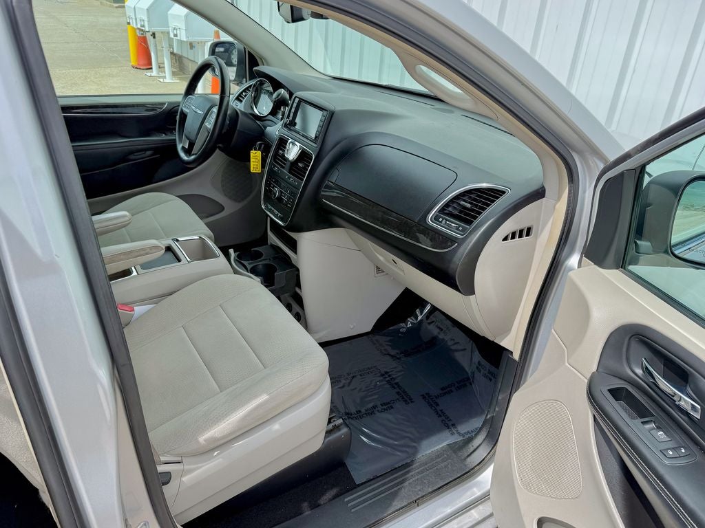 2012 Chrysler Town & Country Touring
