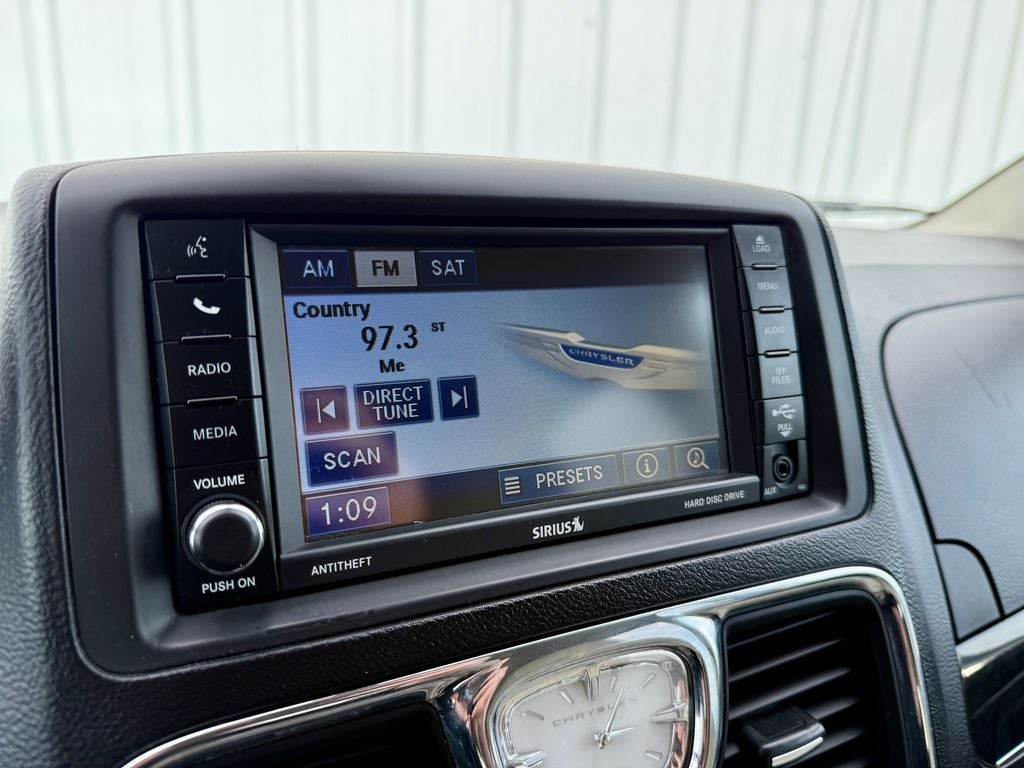 2012 Chrysler Town & Country Touring