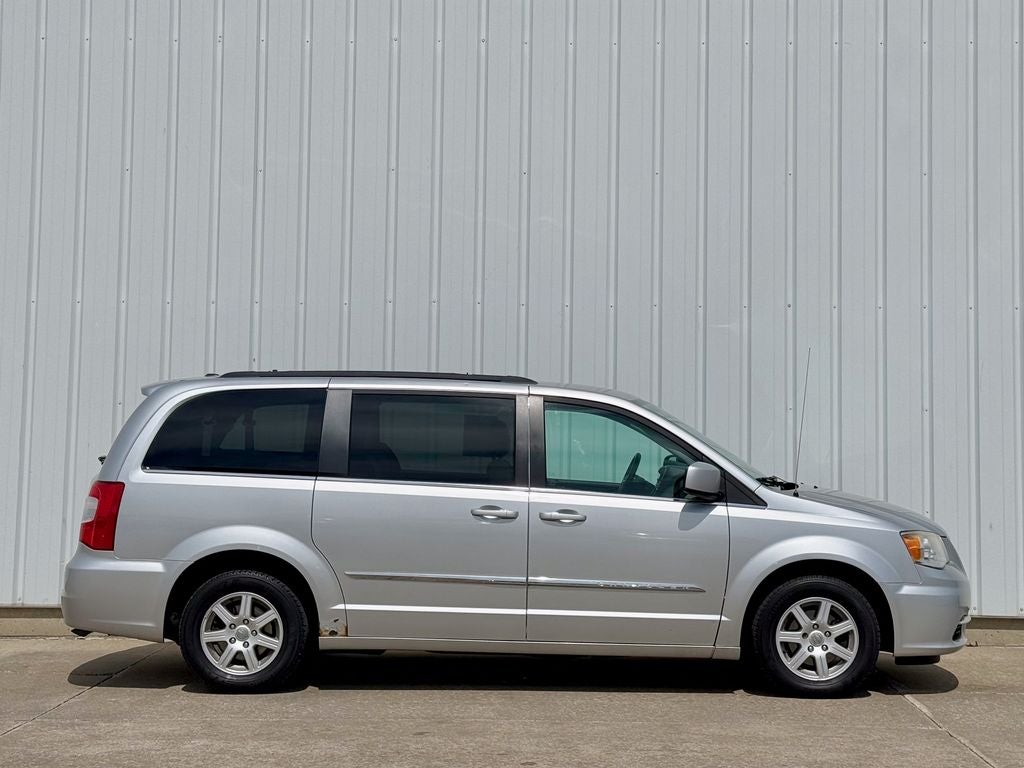 2012 Chrysler Town & Country Touring