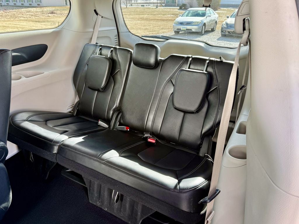 2024 Chrysler Pacifica Hybrid Select