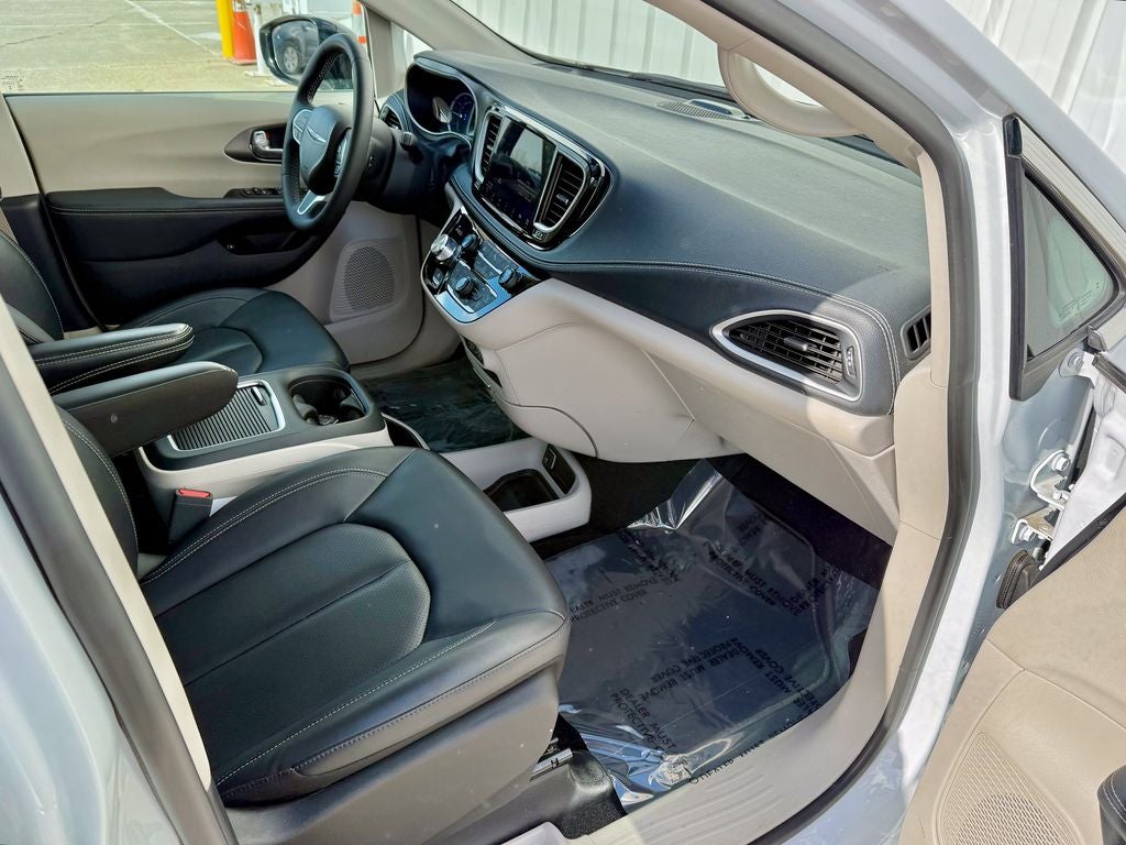 2024 Chrysler Pacifica Hybrid Select