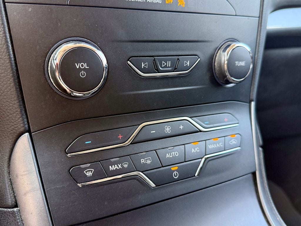 2020 Ford Edge SE