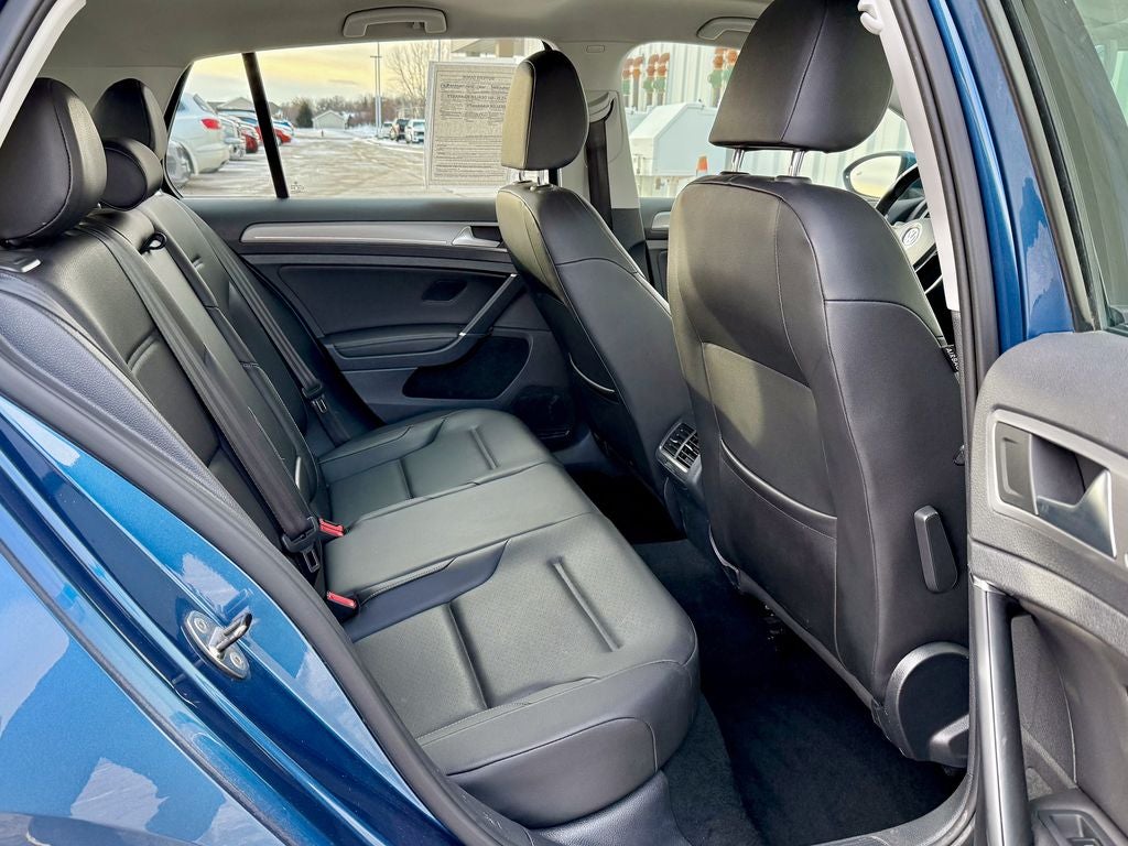 2016 Volkswagen Golf TSI SE 4-Door