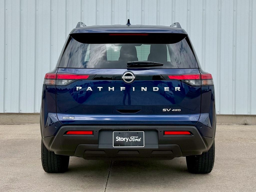 2022 Nissan Pathfinder SV