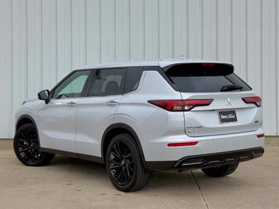 2024 Mitsubishi Outlander SE Black Edition