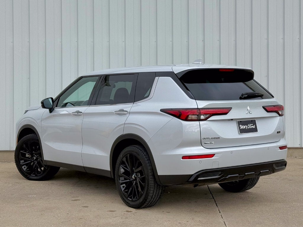 2024 Mitsubishi Outlander SE Black Edition