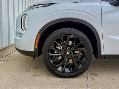 2024 Mitsubishi Outlander SE Black Edition